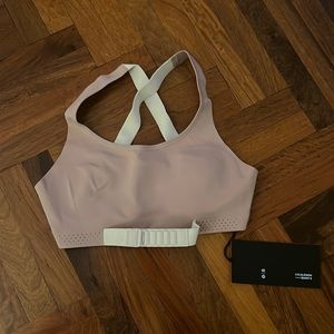 NWT Lululemon x Barry’s Adapt the Strap Bra
